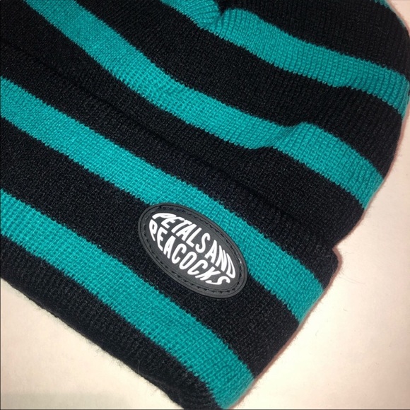 SALE Petals and Peacocks Beanie BNWOT - Picture 5 of 7